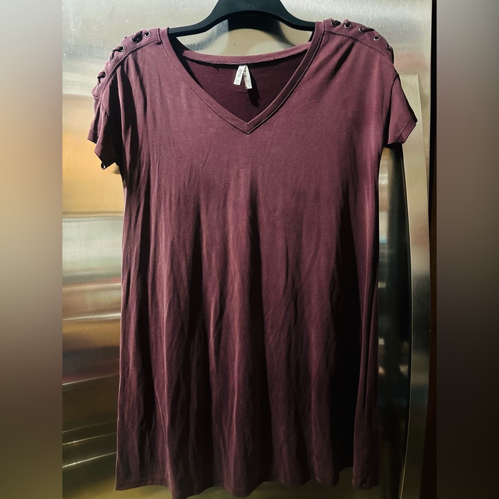 Mudd✨🤎🩷Plum Midi Dress with V-Neck